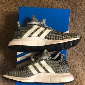 Girls Toddlers Adidas Sneakers Size12.5